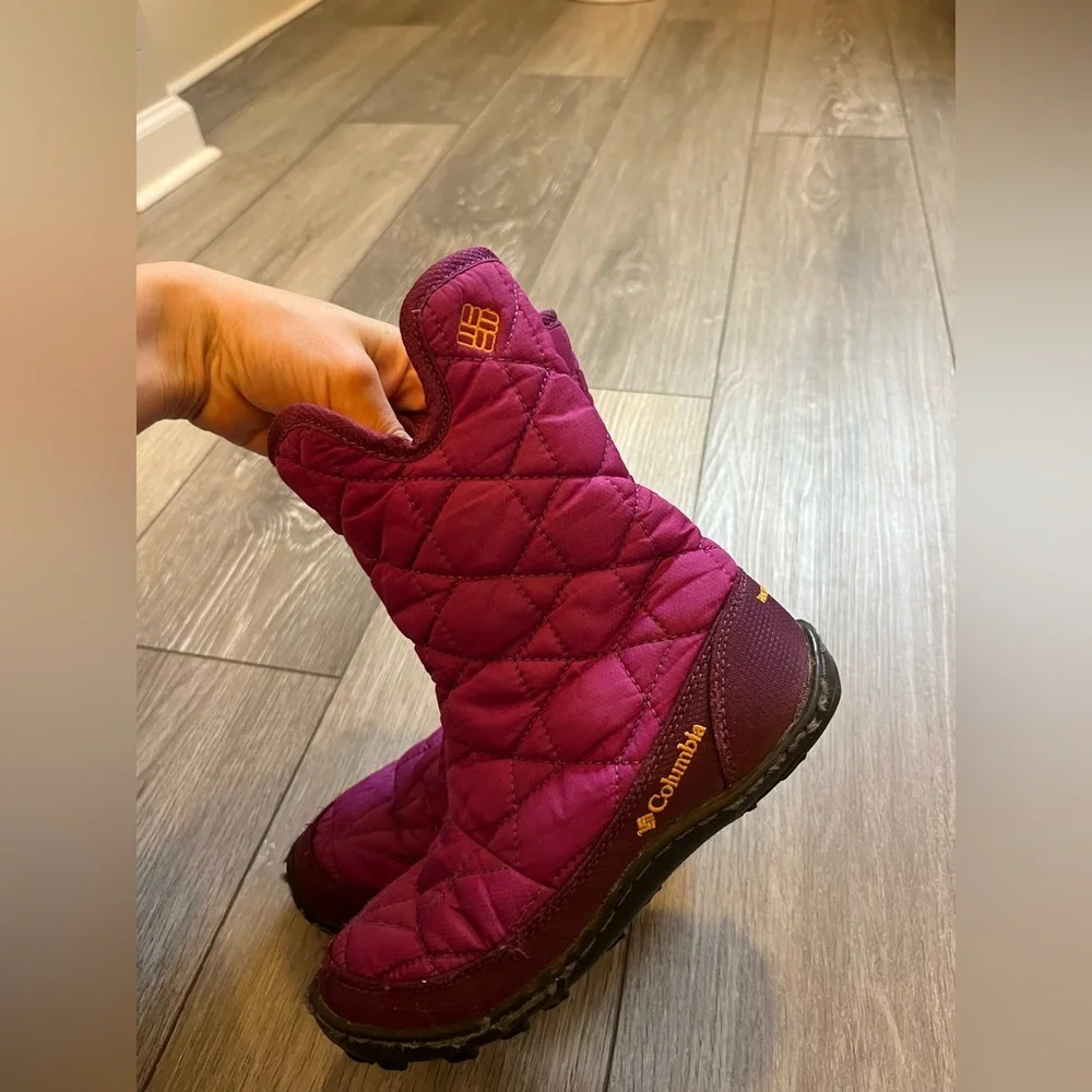 Youth Columbia Minx Slip III boots in Currant Omni-Heat Size 1